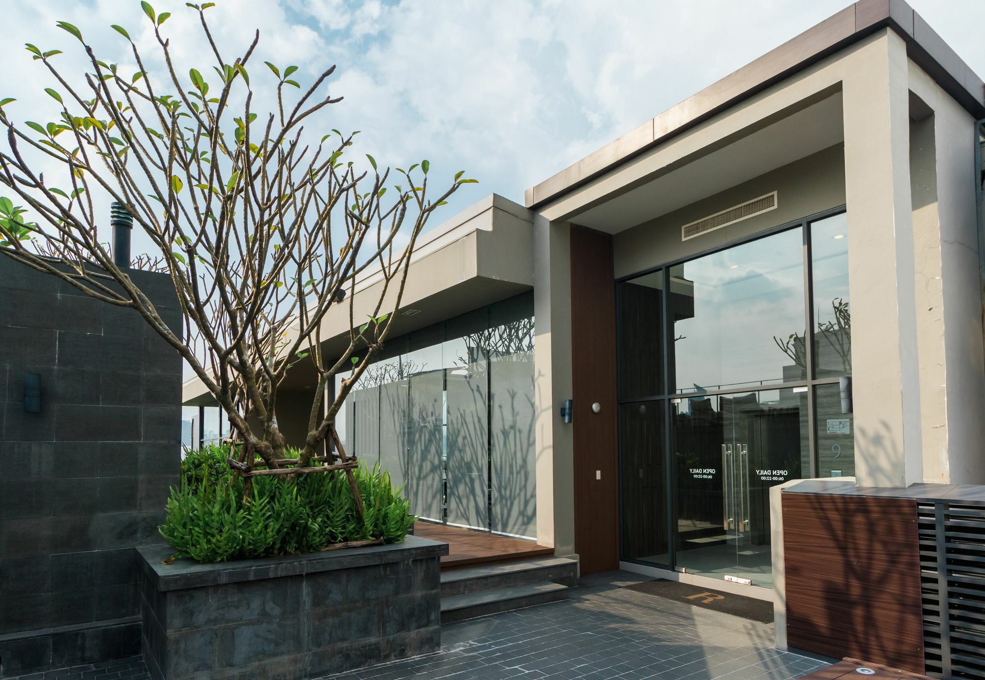 The Residence On Thonglor By Uhg Bangkok Exterior foto